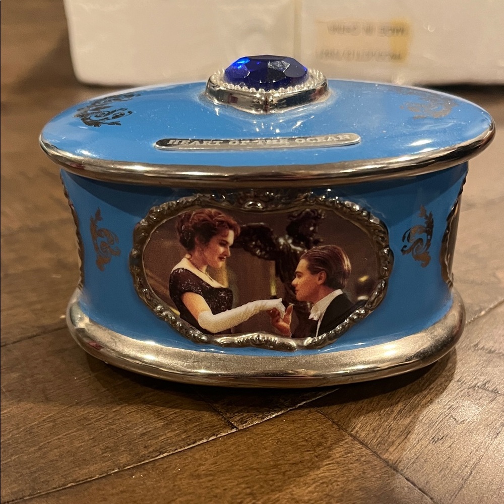 Ardleigh-Elliot music box. “My Heart Will Go On”